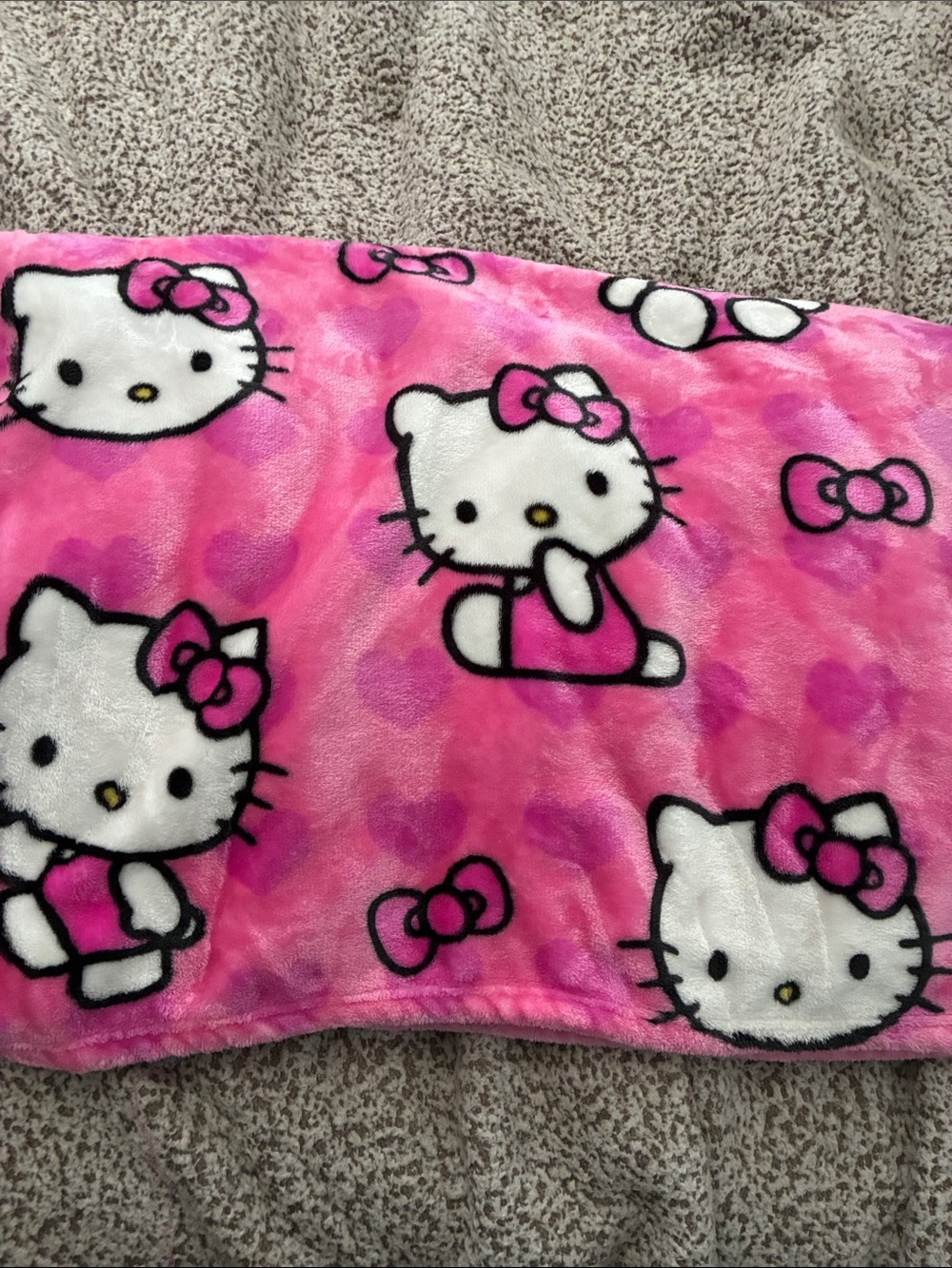 Hello Kitty Pink Plush Kids Throw Blanket - Cartoon Character Design